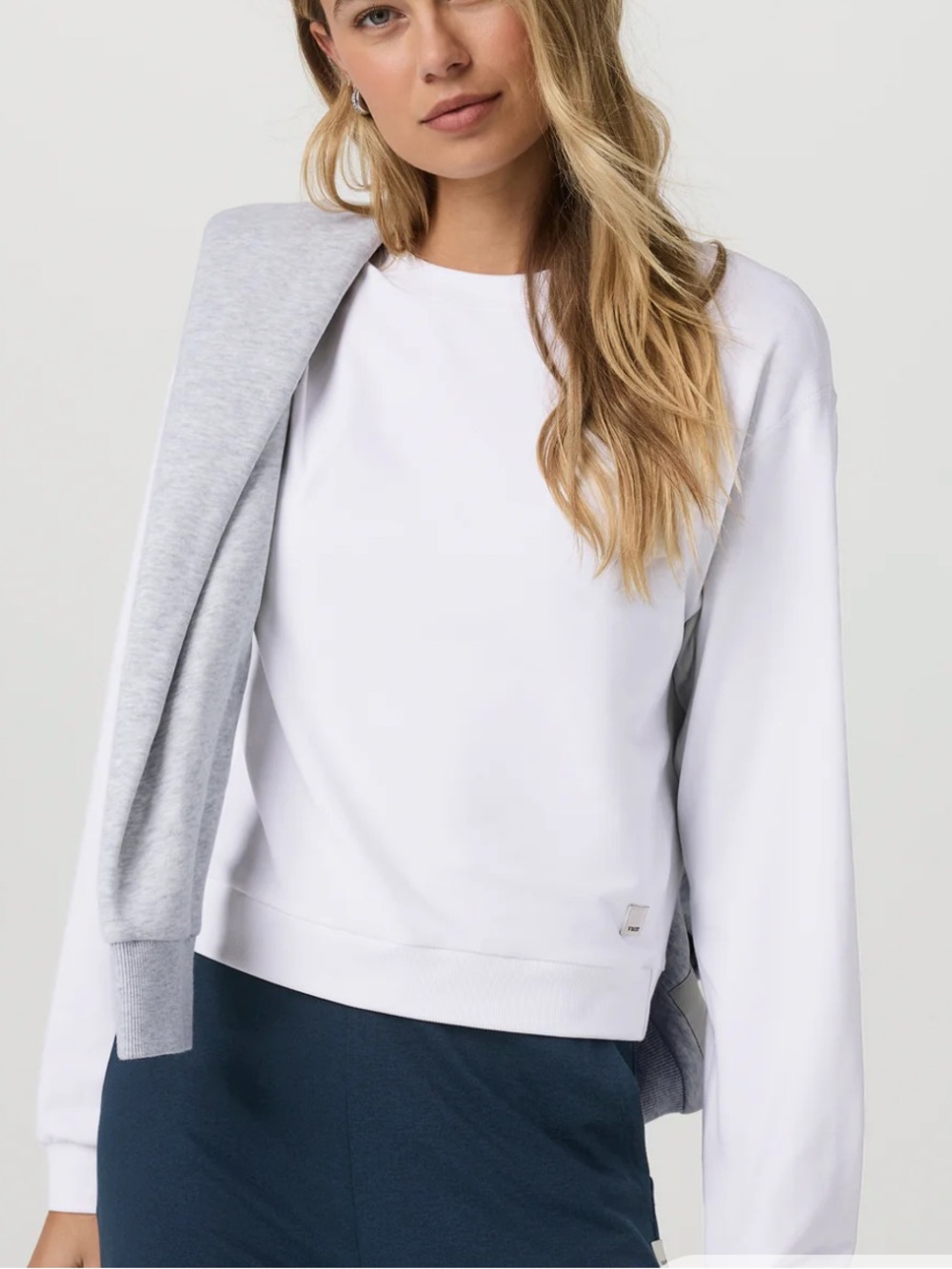 Vuori Halo Modern Crew size medium